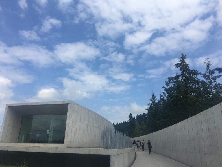 都心では味わえない癒しの空間！ホキ美術館で心を癒す週末