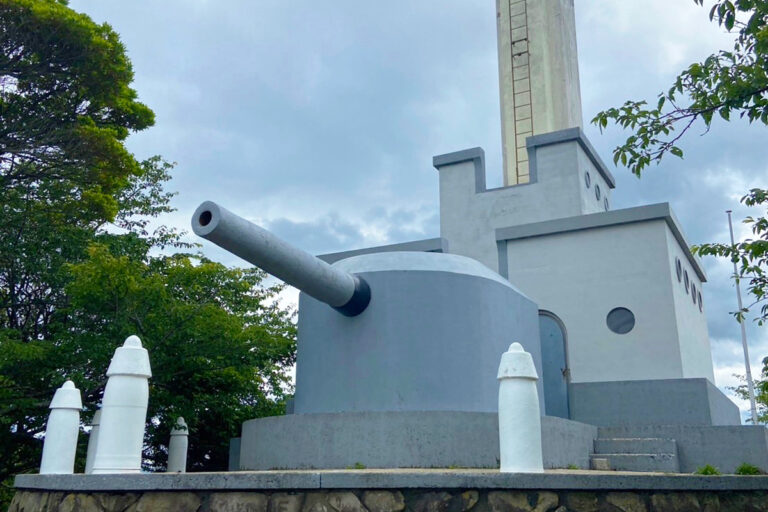 山の上に巨大な戦艦？！日本海海戦ゆかりのスポット「東郷公園」｜福岡県福津市
