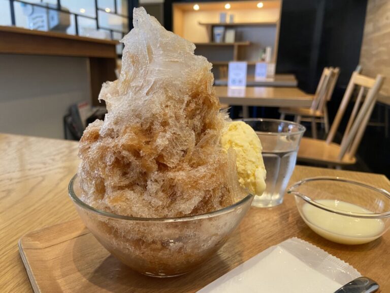 期間限定のすすむ屋茶店特製「薩摩紅茶のかき氷」で涼をとる￼