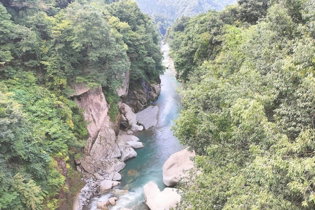 手取川上流の渓谷