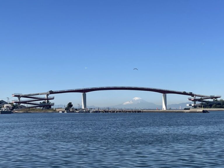 木更津のシンボルから絶景を望む。散策にもぴったりな恋人の聖地『中の島大橋』