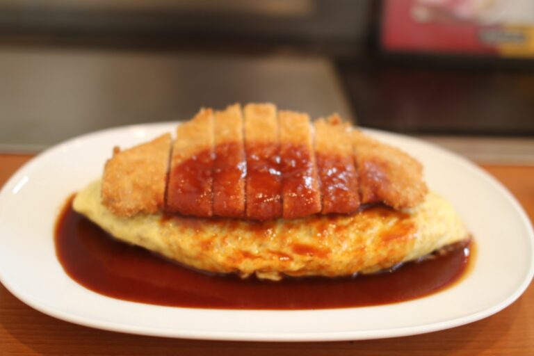 越前市のヨコガワ分店にてご当地グルメ「ボルガライス」を食す