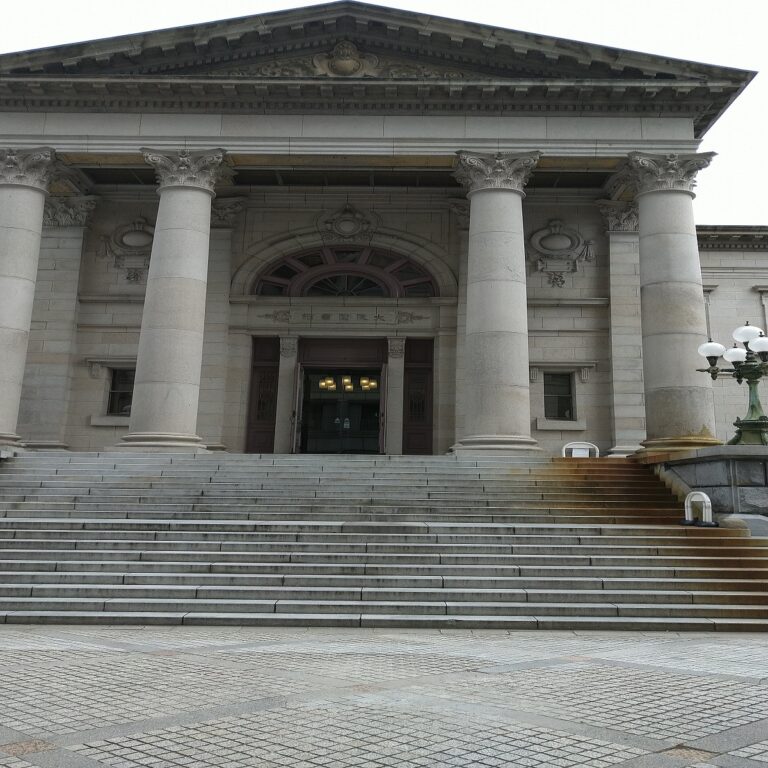 大阪府立中之島図書館－時代を感じるレトロなおもむき