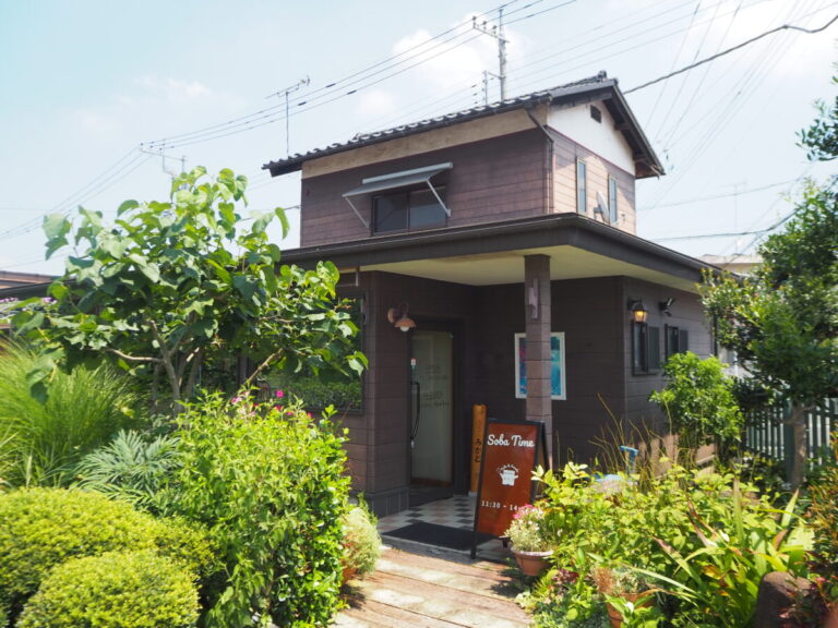 十割そばとこだわりスイーツを堪能｜栃木県壬生町「蕎麦とスイーツ みかど」