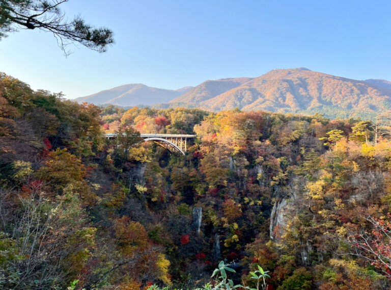 鳴子峡｜宮城県の名勝で季節の散策を楽しむ