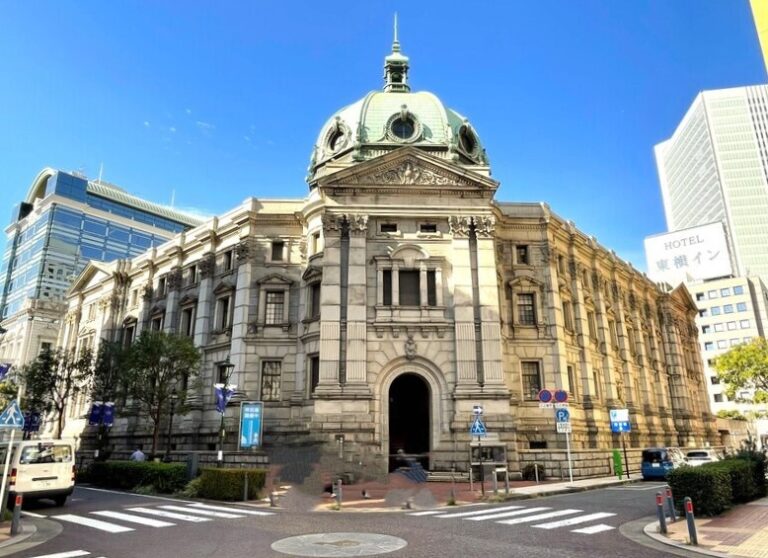 写真映えする「神奈川県立歴史博物館」で歴史と文化を知る1日｜横浜・馬車道