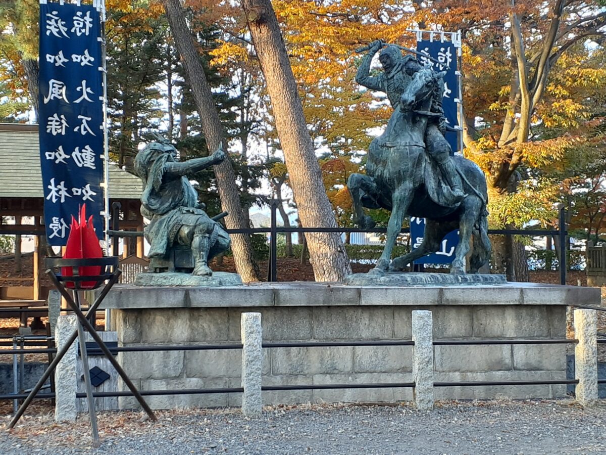 川中島古戦場史跡公園の見どころを解説！勇ましい信玄・謙信一騎打ちの像に立ちすくむ | Mediall（メディアール）