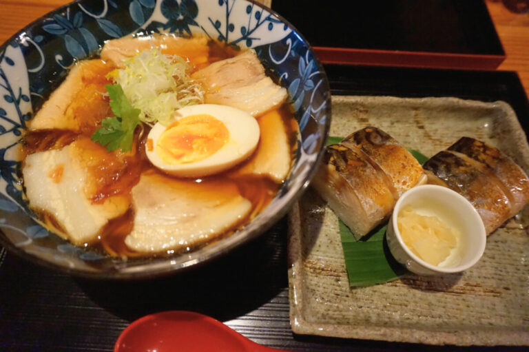 夫婦で極めた崇高な一杯｜麺場水やの醤油麺