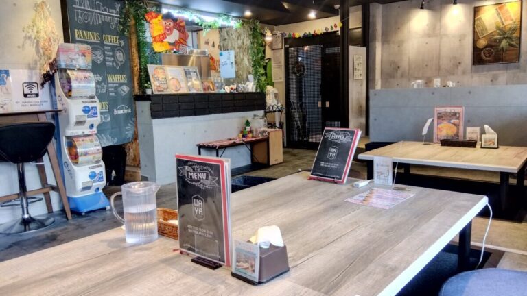 話題のカレー屋が移転オープン！ここは子どもも楽しめる秘密基地？札幌市「カレーとチュロスの店 WAYAWAYA Cafe」