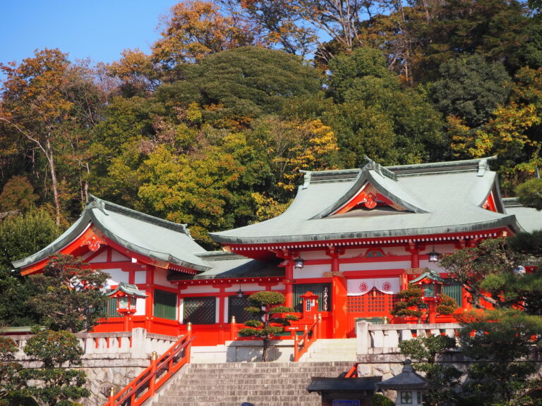 「足利織姫神社」で縁結び！七色の鳥居をくぐって7つの良い縁をゲットして