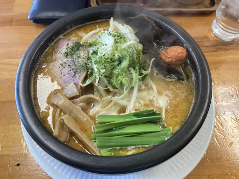 ニンニクたっぷりラーメンが魅力!「味の店 翔屋」に潜入