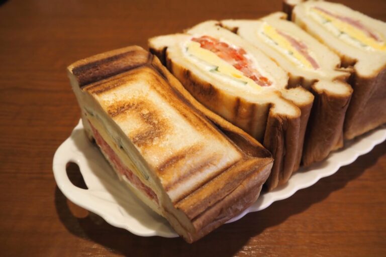 とにかくかじりつこう!いわき市「ブレイクのミックスグリルサンド」