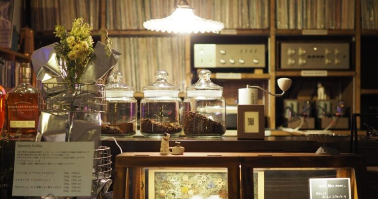 熱海のジャズ喫茶「cafe Blue moon」で過ごすゆったりした時間|静岡県熱海市