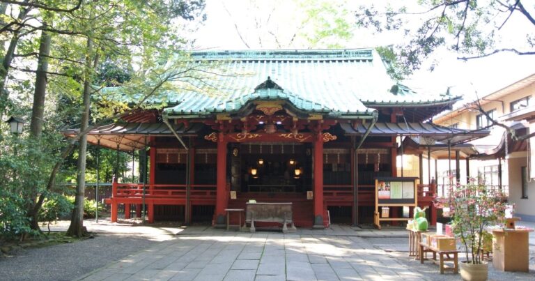 自然あふれる！さくらんぼの木に想いを結ぶ｜赤坂氷川神社