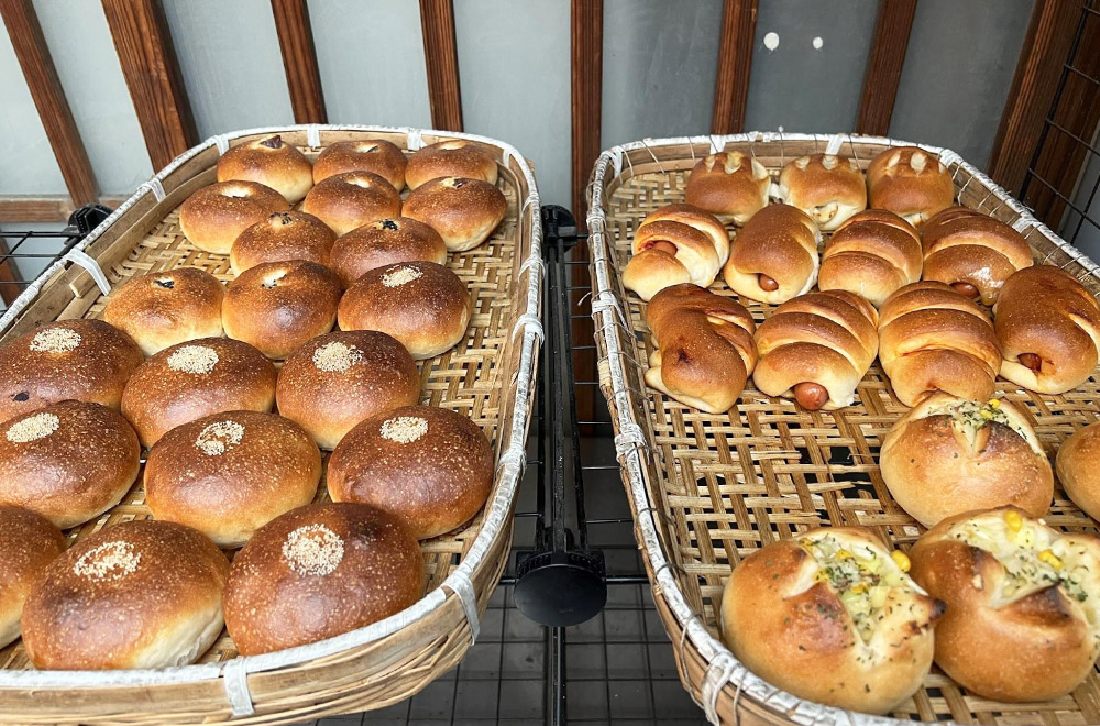 山口県周南市の魅力が詰まった場所！文化と食を楽しむ"三丘文庫”の自然派パン アンパン
