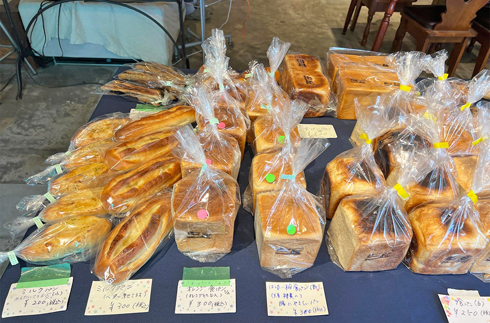 山口県周南市の魅力が詰まった場所！文化と食を楽しむ"三丘文庫”の自然派パン　パンの種類 食パン