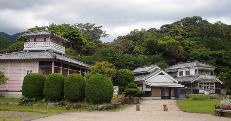 伊豆にはかつて三聖人がいた!?「道の駅 花の三聖苑伊豆松崎」で明治時代に思いを馳せる