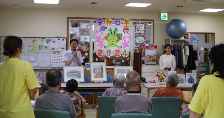 『まいばら 本と人をつなぎ隊』のアートサロン活動で笑顔をお届け