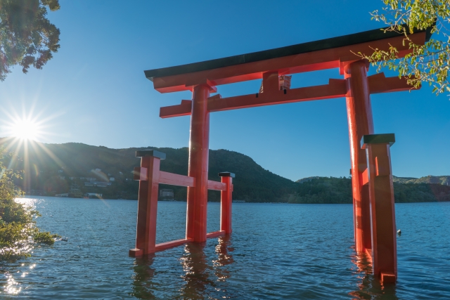 芦ノ湖にある箱根神社の鳥居