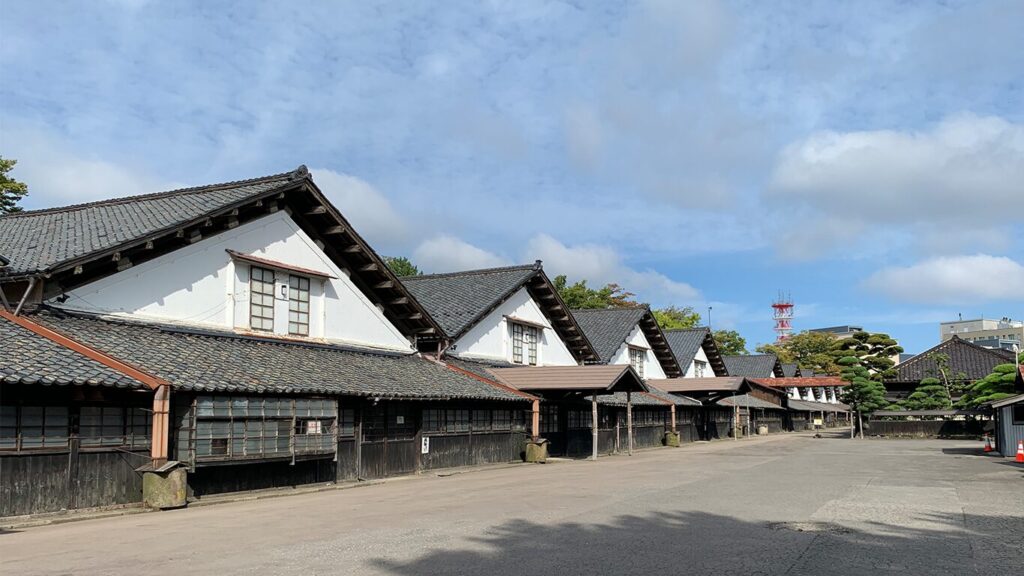 酒田のシンボル【山居倉庫】人気観光スポットの楽しみ方｜山形県 酒田 