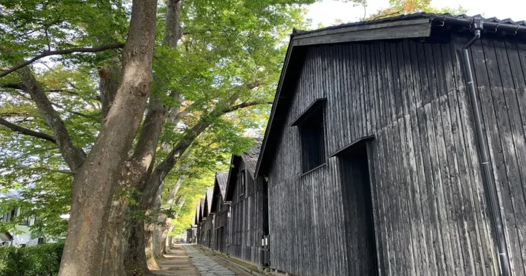 酒田のシンボル【山居倉庫】人気観光スポットの楽しみ方｜山形県 酒田市