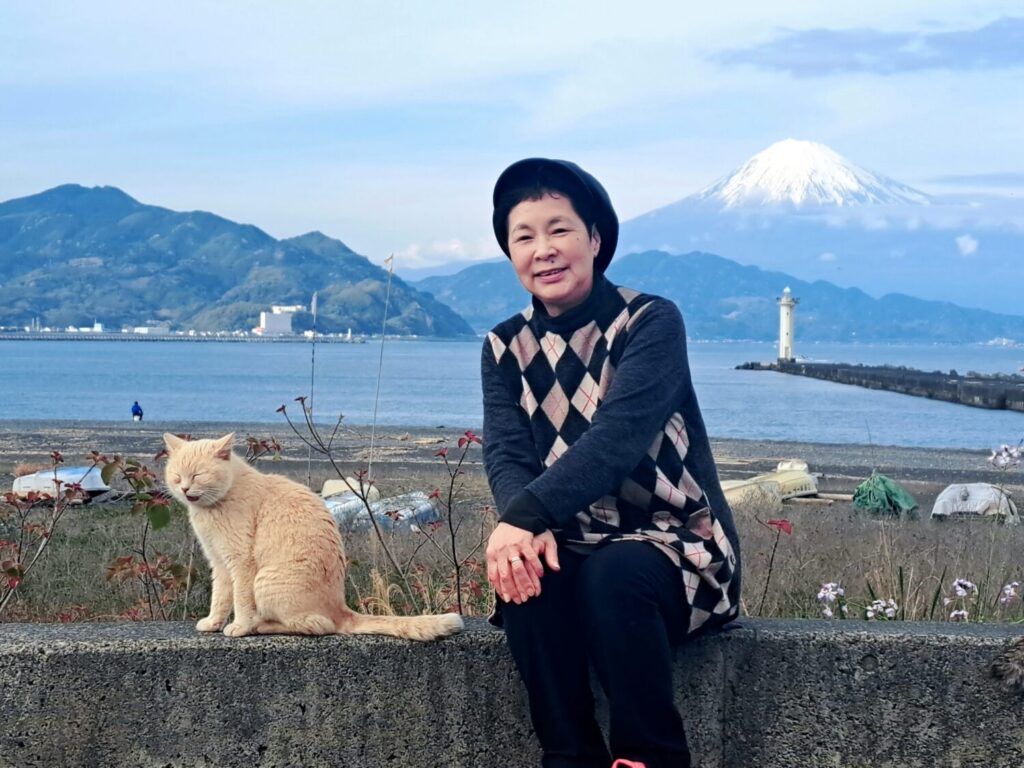 優秀賞　作品名「富士山と母とねこ」