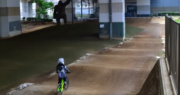 集まれBMXライダー！「ゴリラ公園」は本格的なコースがある最高の練習スポット｜埼玉県川口市