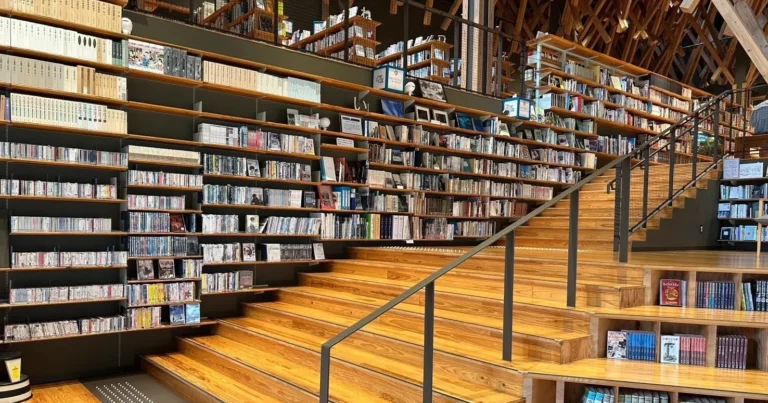 四国カルストと龍馬の町・梼原が誇る「雲の上の図書館」をご紹介！｜高知県高岡郡梼原町