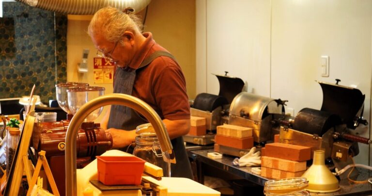 屋久島の1人旅から生まれた温もり感じるコーヒー豆専門店「豆遊房」｜神奈川県横浜市
