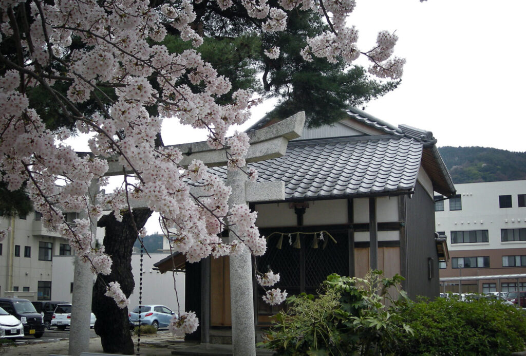 初代藩主の分部光信を祭る分部神社