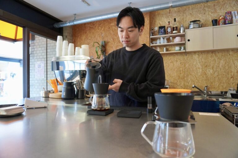 大岡山の、ほっとするカフェ。「Koss Coffee」で過ごす静かな時間
