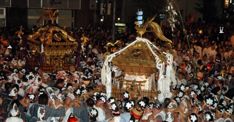 【府中・大國魂神社】東京都無形民俗文化財「くらやみ祭」開催
