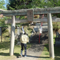 足王神社参道口