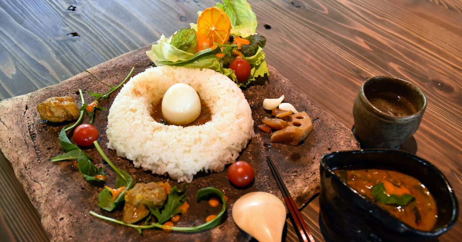 広島・安芸高田市｜宮大工の技を愛でて味わう移築古民家の週一カレー