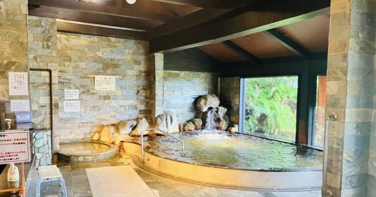 山間なのに塩湯の温泉！？ゆのまえ温泉湯楽里のミステリー