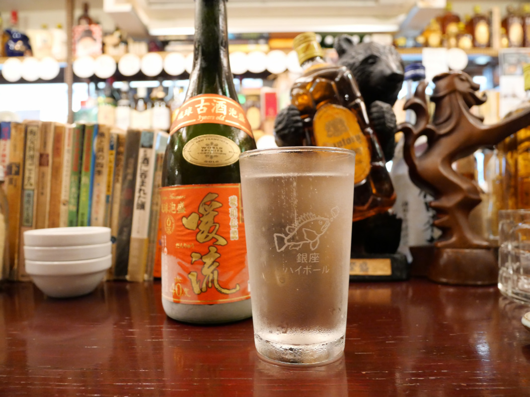 銀座ROCK FISHのハイボールは氷を使用しない昔ながらのスタイル