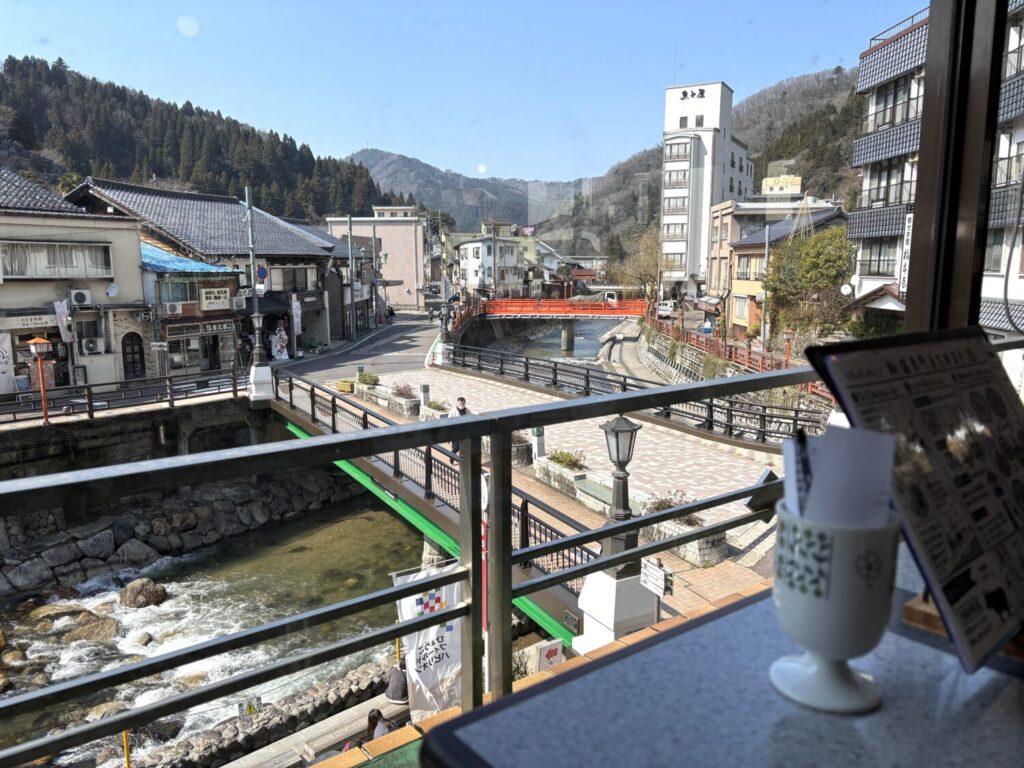湯村温泉、カフェ98℃