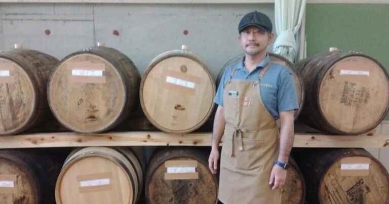 「感動するウイスキーを造りたい」下水道の技術者が山あいの蒸留所にたどり着くまで