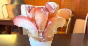 桃のパフェ