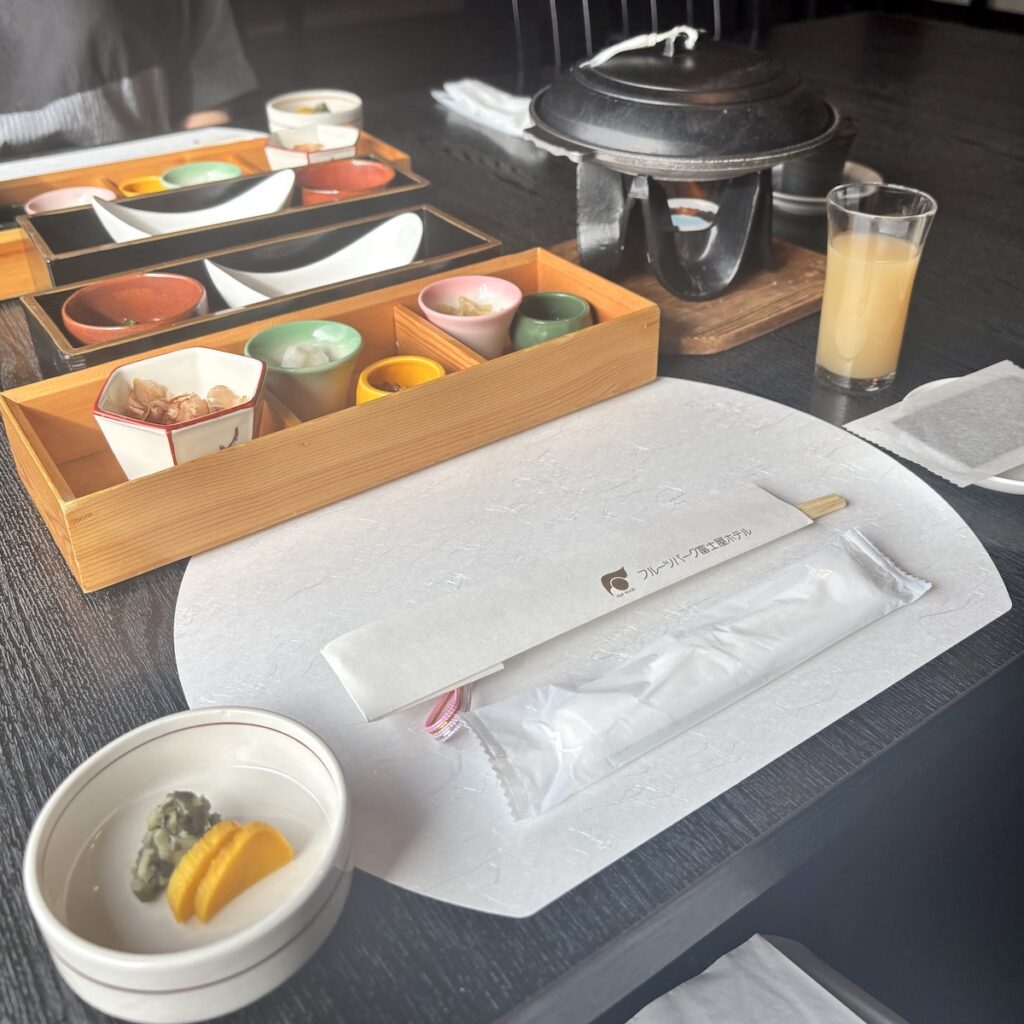 朝食