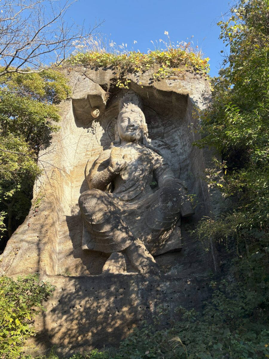 特大磨崖仏