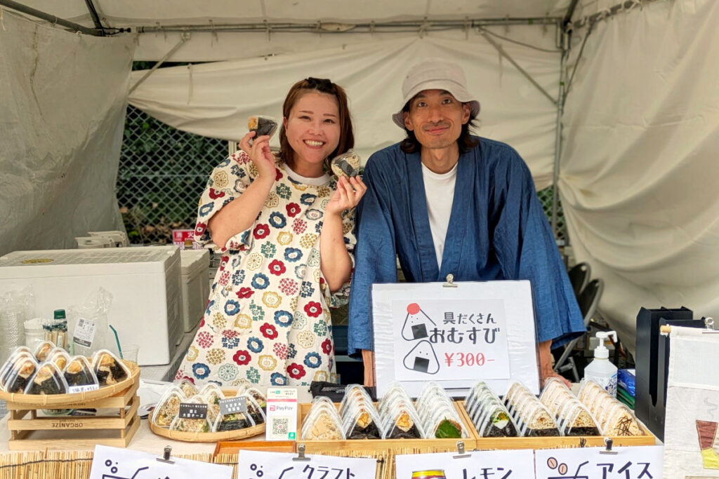 良縁珈琲ーあいりさんとひでゆきさん、マルシェ出店の様子