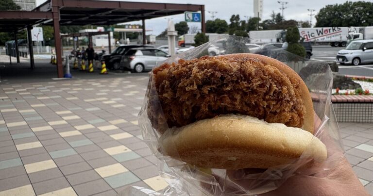 ドライブの途中で一息。上里サービスエリア(下り線)の人気ベーカリー|焼きたてパン プリンス フルーニ