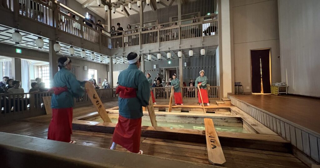 熱乃湯の湯もみショー