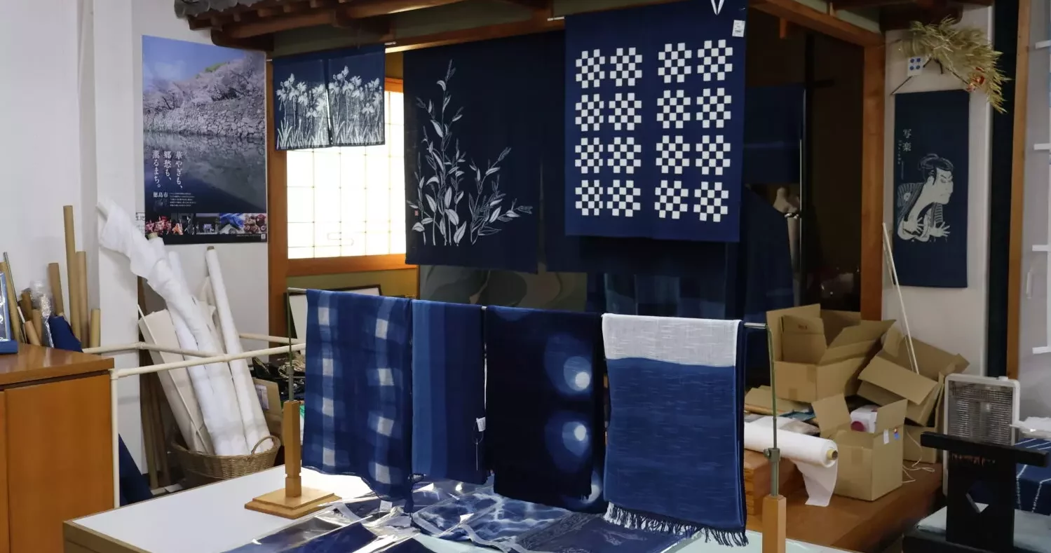 子供から大人まで楽しめる、手ぶらで徳島の藍染体験｜徳島県徳島市