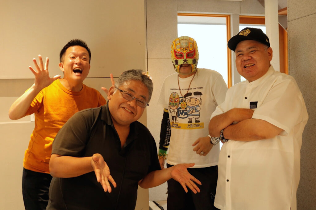 東大阪ローカルメディア座談会―4社集合写真