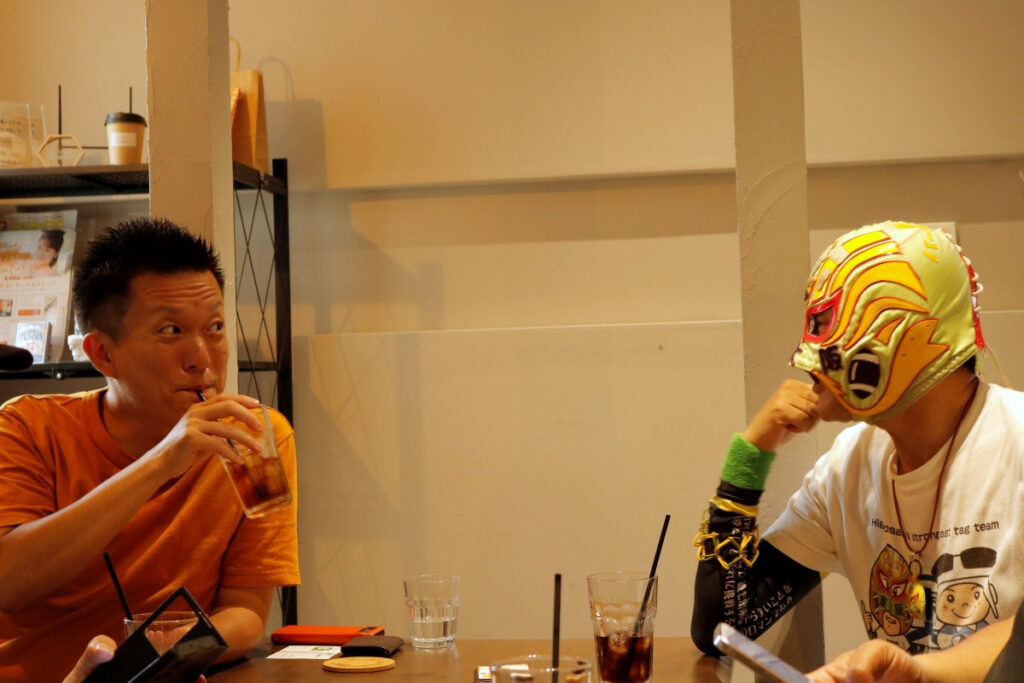 東大阪ローカルメディア座談会―岡田さん(まいぷれ東大阪)とマスクド東大阪さん(東大阪バーチャルシティ)