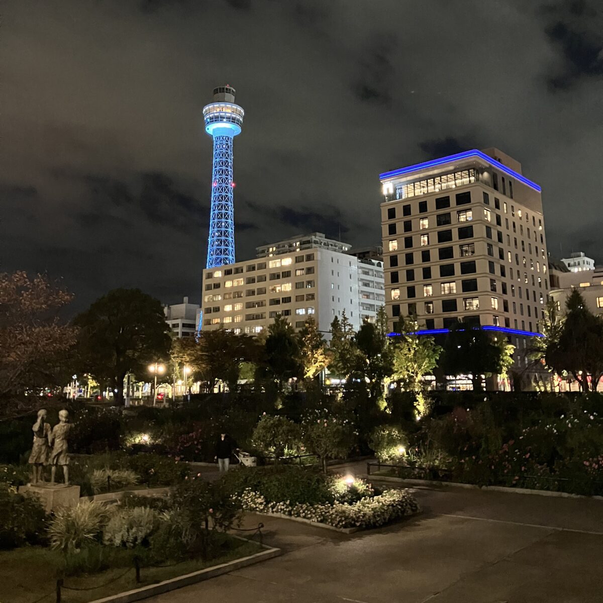 横浜マリンタワー