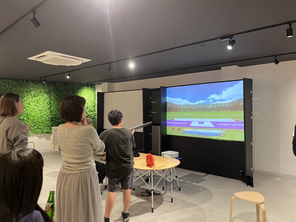 射撃シミュレーター体験の様子