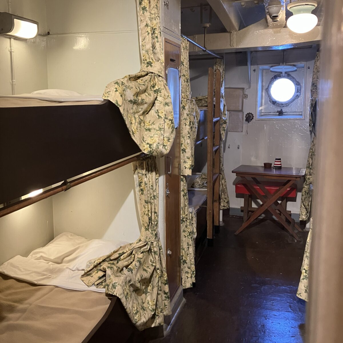 氷川丸の三等客室の様子
